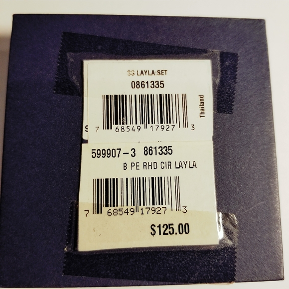 Swarovski earrings and pendant set - Picture 3 of 6